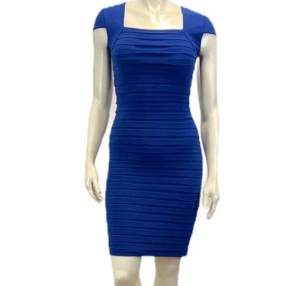 ADRIANNA PAPELL Blue Pleated Dress Sz 10
Excellent Condition. Belt not original - Picture 3 of 5